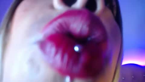 naomi_shayk online show from June 5, 2026, 6:57 pm