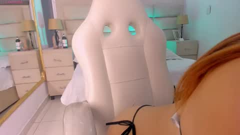 Snapshot of naomifrost chatting on February 2, 2026, 1:10 pm Naomi Frost online show from February 2, 2026, 1:10 pm