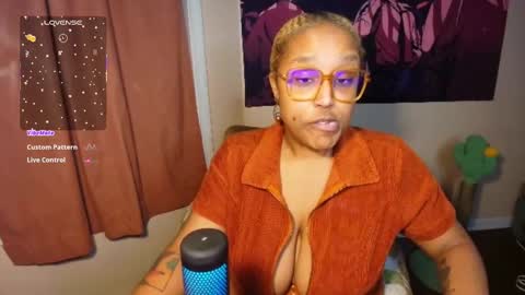 Naomigiirl6 online show from February 7, 2025, 12:20 am