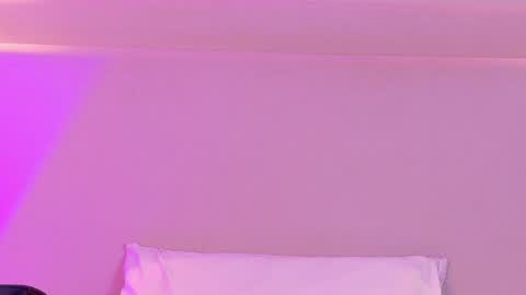 Naomi Klarc online show from April 9, 2026, 11:59 am