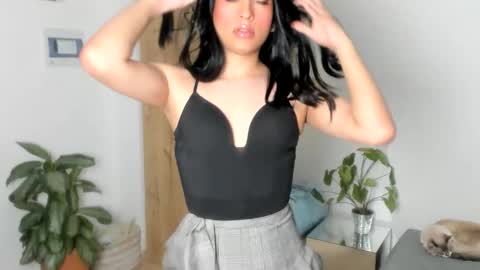 Naomi Moore online show from April 11, 2026, 6:23 pm