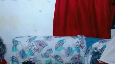 naomiquiin online show from January 15, 2026, 5:23 am