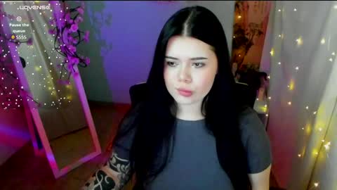 Snapshot of naomivibes chatting on May 7, 2026, 6:30 am Naomi online show from May 7, 2026, 6:30 am