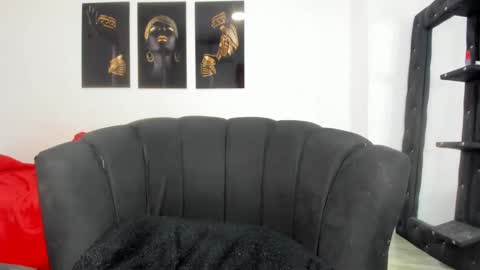 naomiwildburn online show from February 22, 2025, 6:41 pm