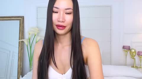 Naomi online show from December 10, 2024, 2:16 am