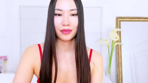 Naomi online show from March 12, 2025, 5:57 am