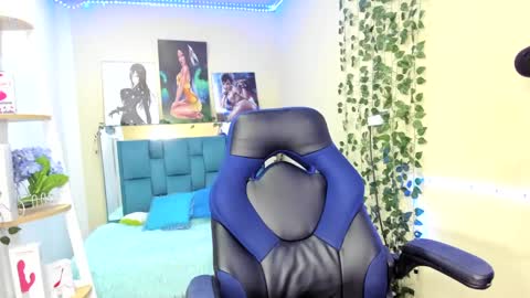 naomy online show from January 4, 2025, 1:21 am