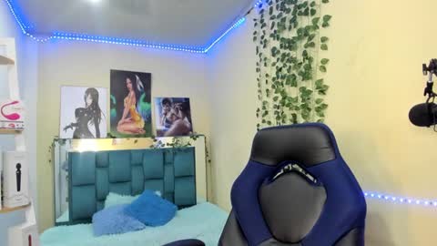 naomy online show from March 11, 2025, 2:32 am