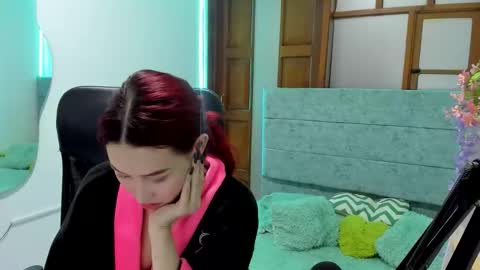 naomy online show from September 25, 2025, 7:34 am