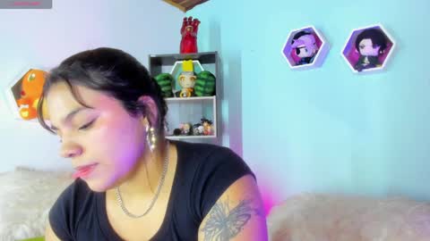 Snapshot of naomy_ruiz_ chatting on May 19, 2026, 12:22 pm NAOMY online show from May 19, 2026, 12:22 pm