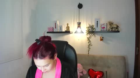 Snapshot of naomy_stanley chatting on June 8, 2026, 10:32 pm Naomy Stanley online show from June 8, 2026, 10:32 pm