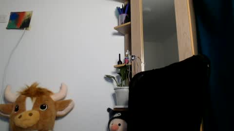 naomylux1 online show from July 17, 2026, 7:04 am