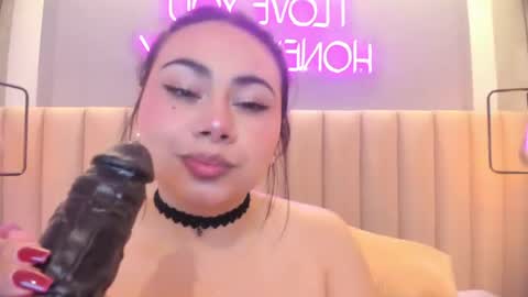 Naomy  online show from May 23, 2026, 10:52 am