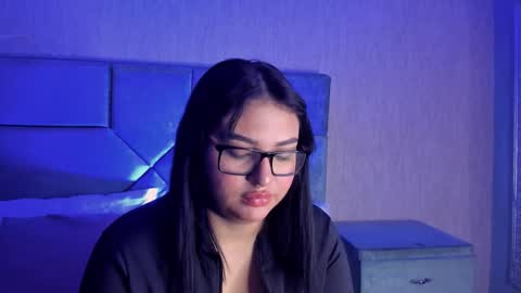 Naomy online show from March 13, 2026, 8:37 pm