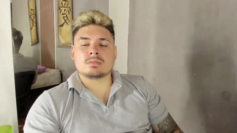 Snapshot of narciso_kh chatting on December 5, 2024, 3:26 am deibyd online show from December 5, 2024, 3:26 am