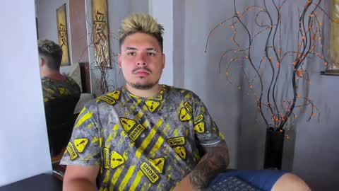 Snapshot of narciso_kh chatting on December 11, 2024, 5:43 am deibyd online show from December 11, 2024, 5:43 am