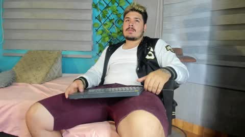 Snapshot of narciso_kh chatting on December 28, 2024, 12:13 pm deibyd online show from December 28, 2024, 12:13 pm