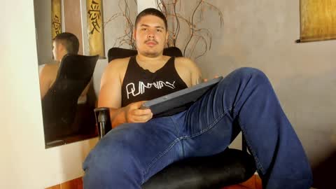 Snapshot of narciso_kh chatting on February 5, 2025, 1:22 pm deibyd online show from February 5, 2025, 1:22 pm