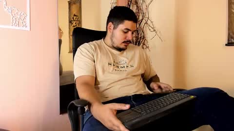 Snapshot of narciso_kh chatting on February 17, 2025, 1:42 pm deibyd online show from February 17, 2025, 1:42 pm