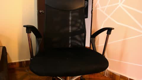 Snapshot of narciso_kh chatting on February 24, 2025, 3:20 pm deibyd online show from February 24, 2025, 3:20 pm