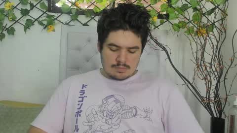 Snapshot of narciso_kh chatting on October 5, 2025, 7:12 pm deibyd online show from October 5, 2025, 7:12 pm