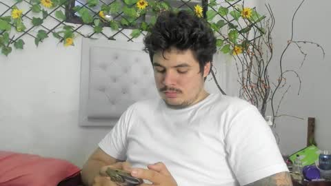 Snapshot of narciso_kh chatting on October 7, 2025, 10:29 pm deibyd online show from October 7, 2025, 10:29 pm