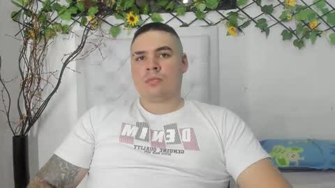 Snapshot of narciso_kh chatting on October 27, 2025, 3:10 am deibyd online show from October 27, 2025, 3:10 am