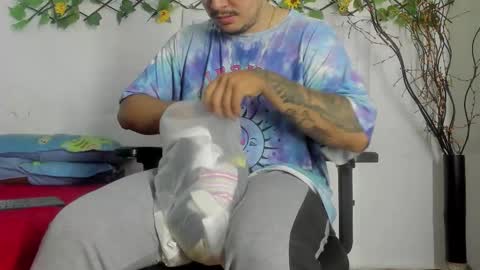 Snapshot of narciso_kh chatting on November 10, 2025, 2:49 pm deibyd online show from November 10, 2025, 2:49 pm