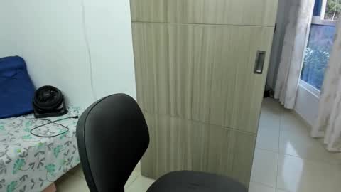 Nasly batista  online show from December 1, 2024, 9:59 pm