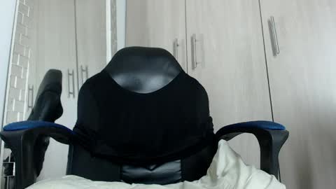 nassh_18 online show from April 16, 2026, 1:39 am