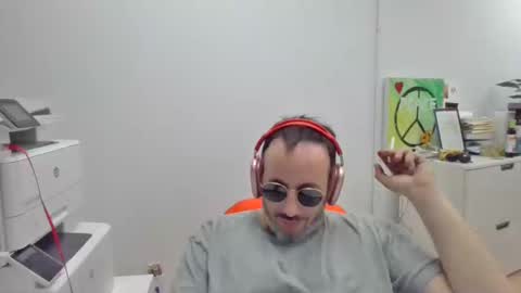 nassobout online show from January 22, 2025, 9:54 pm