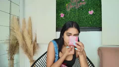 Naty  online show from September 9, 2025, 12:26 pm