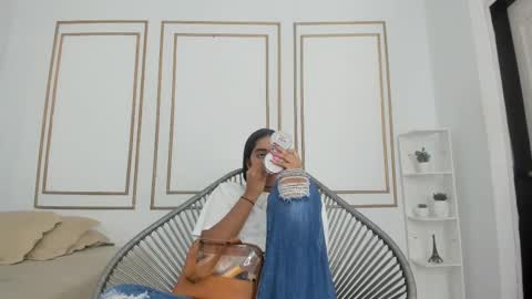 Naty  online show from September 27, 2025, 12:21 pm