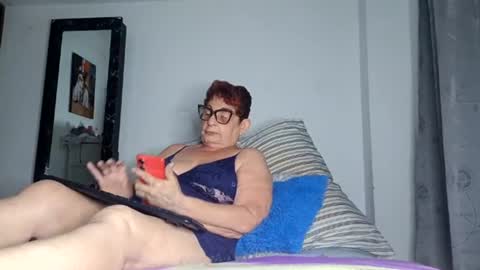 Snapshot of nataliamom chatting on August 9, 2026, 10:42 am Natalia online show from August 9, 2026, 10:42 am