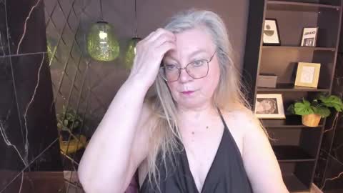 NataliCloud online show from May 11, 2026, 1:28 pm