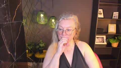 NataliCloud online show from May 21, 2026, 1:40 pm