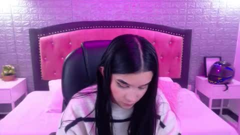 natalie  online show from January 19, 2026, 2:48 am