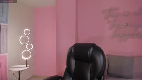 Natalie Lewis online show from June 11, 2026, 11:52 am