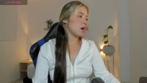 Snapshot of nataly_rodri chatting on July 28, 2026, 7:39 pm Nataly online show from July 28, 2026, 7:39 pm