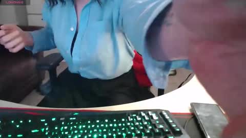 Max online show from December 21, 2025, 5:20 pm