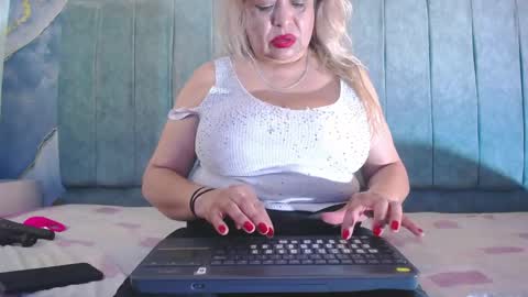 Natasha online show from May 3, 2026, 11:22 pm