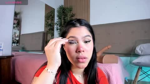 Natasha Sccott online show from January 26, 2025, 5:13 pm