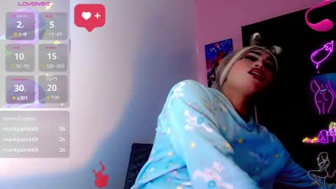 natasha_clifford online show from April 20, 2026, 7:48 pm