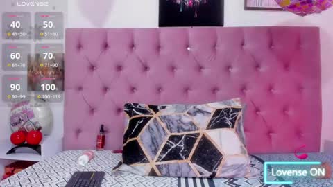 natasha_wishx online show from June 10, 2026, 8:19 pm