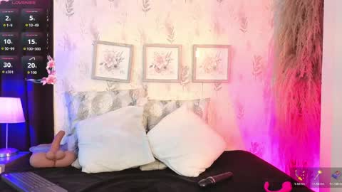 Natasha Blade online show from May 18, 2026, 12:00 pm