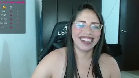 Natasha Smithe  online show from January 31, 2025, 4:25 am