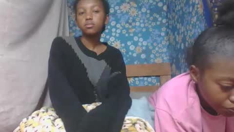 nathalia069 online show from May 12, 2026, 3:25 am