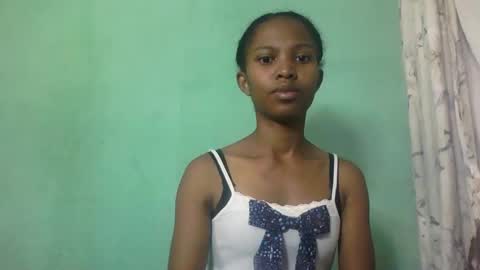 Snapshot of nathalie004 chatting on October 16, 2025, 5:19 am nathalie004 online show from October 16, 2025, 5:19 am