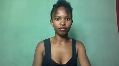 Snapshot of nathalie004 chatting on October 30, 2025, 6:04 am nathalie004 online show from October 30, 2025, 6:04 am