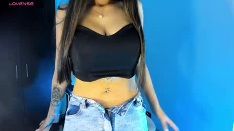 Snapshot of nathalie_rose chatting on December 30, 2024, 1:26 am Nathalie online show from December 30, 2024, 1:26 am